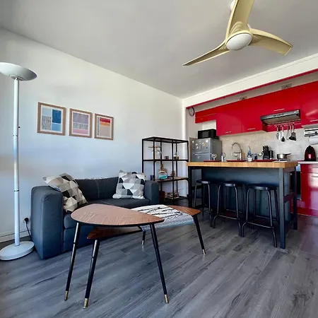Apartament T2 Avec Parking Proche Port Et - Fr-1-309-480 *