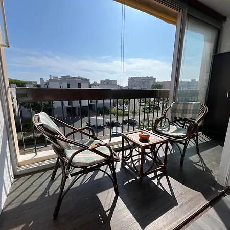 Apartament T2 Avec Parking Proche Port Et - Fr-1-309-480